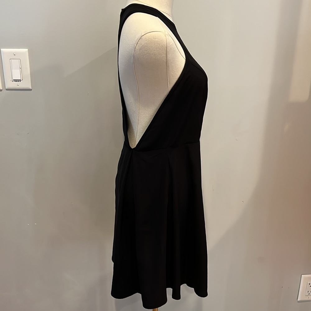 LBD - Picture 2 of 3